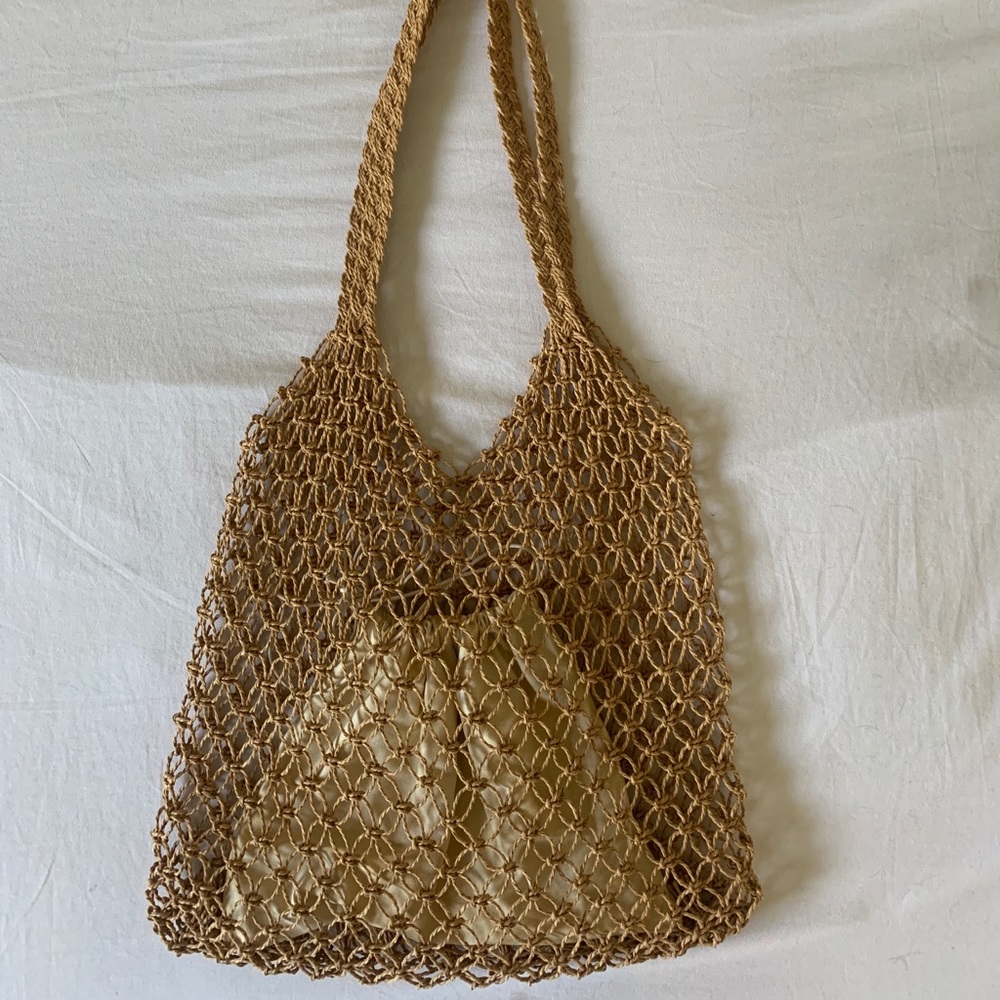 Perfect summer raffia bag!